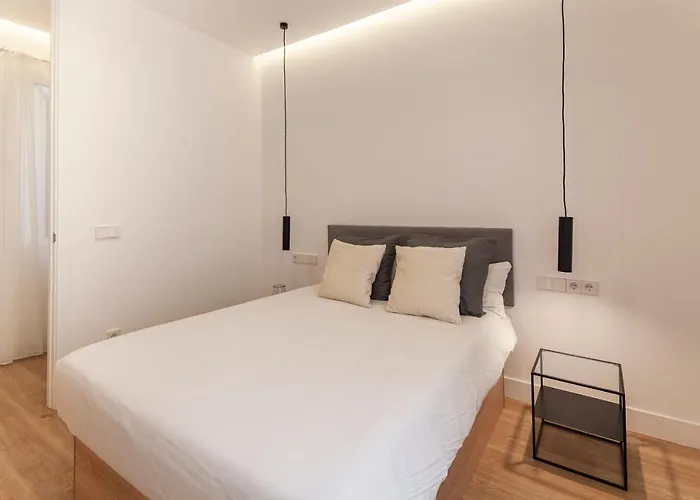 Plaza Espana III Calle Leganitos 2Br 2Bh